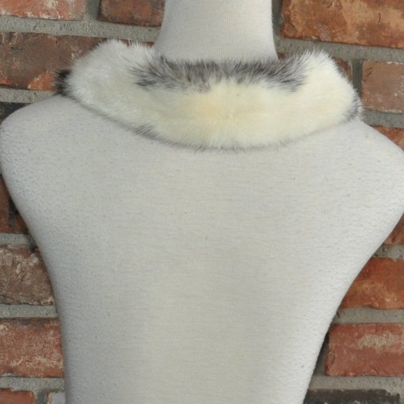 Beautiful Mink Ivory Black Cross Scarf, Neck Wrap Double Sided Paws & Tails 52" - Picture 11 of 11